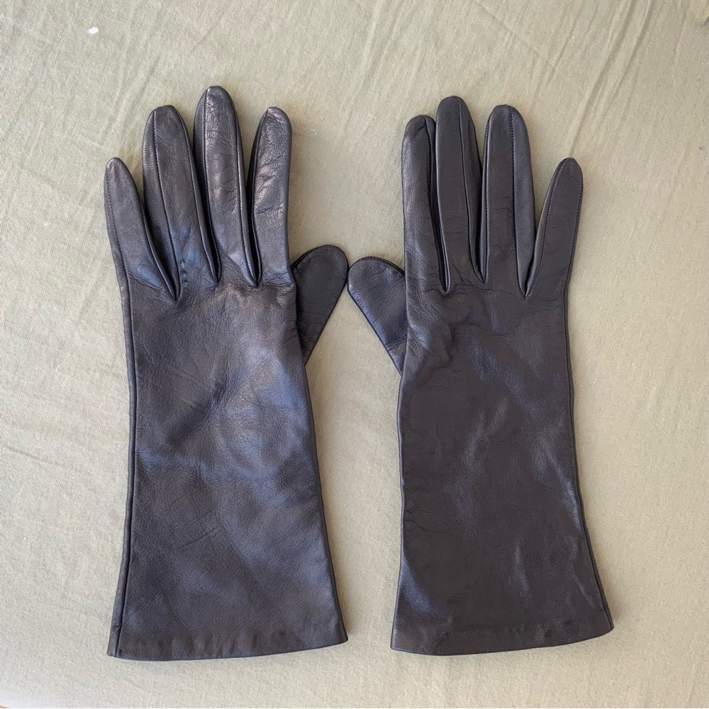 Leather gloves